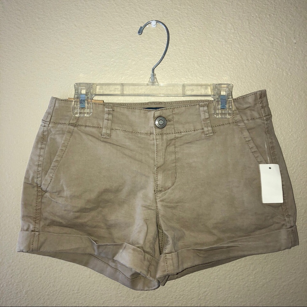 khaki mid rise shorts